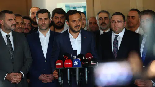 Üsküdar'da yeni dönem başladı! AK Parti'den ilk mesaj: Şimdi hizmet zamanı