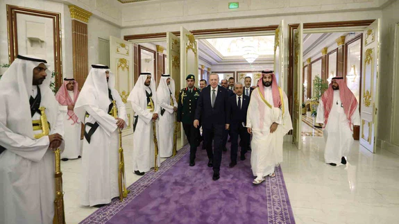 Cumhurbaşkanı Erdoğan Suudi Arabistan’da: Veliaht Prens Bin Selman ile Kritik Görüşme