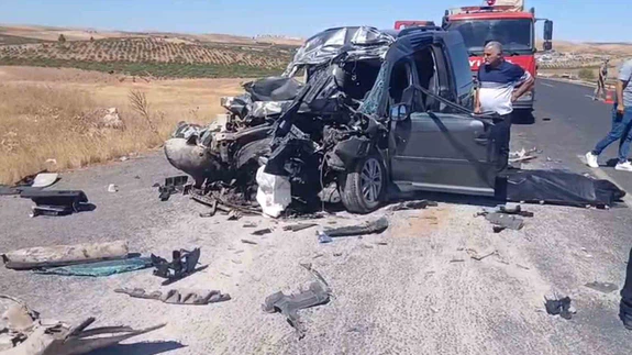 Şanlıurfa’da feci kaza 4 kişi hayatını kaybetti