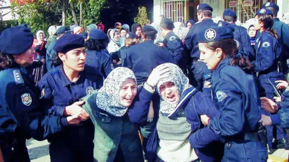 30 Yıl Sonra Daha Kararlıyız: Bir Daha Asla