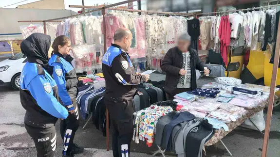 Semt pazarlarında dolandırıcılık alarmı: Polis broşürlerle tek tek uyardı