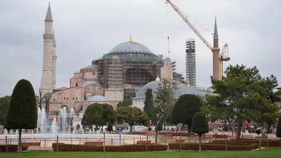 Ayasofya’da dev restorasyonda kritik eşik: Ana kubbe geçici çatıyla kapatılıyor