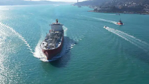 Boğazlardan Geçen Gemilere Yeni Tarife! Milyonlarca Dolarlık Etki