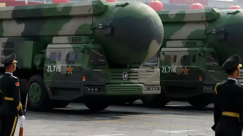 Çin’de Şok İddia: Şi Cinping’in En Yakın Generali ABD’ye Nükleer Sır mı Verdi?