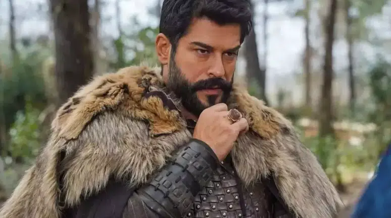 Joy Awards’tan Burak Özçivit’e Şok! “Kara Liste” İddiası Gündeme Oturdu