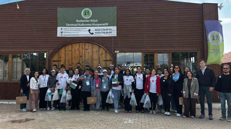 İzmir’de Örnek Proje: Gençler Meslekleri Atölyelerde Tanıdı