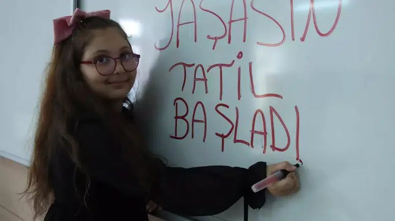 Okullarda Ara Tatil Kaldırılacak mı? Bakan Yusuf Tekin Açıkladı