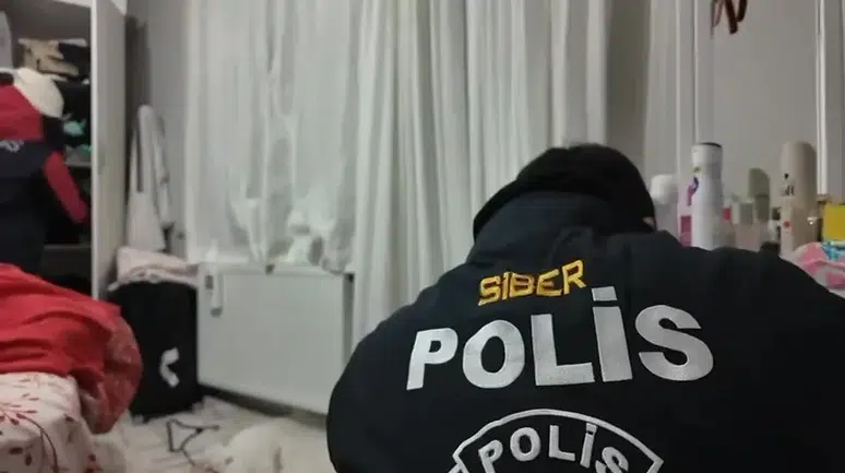 Kocaeli’de çocukların müstehcen görüntülerini depolayanlara siber darbe: 12 şüpheli tutuklandı