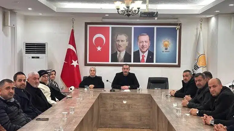 ​"Hiç kimse seçilmiş meclis üyelerine talimat veremez, milli iradeye diz çöktüremez!"