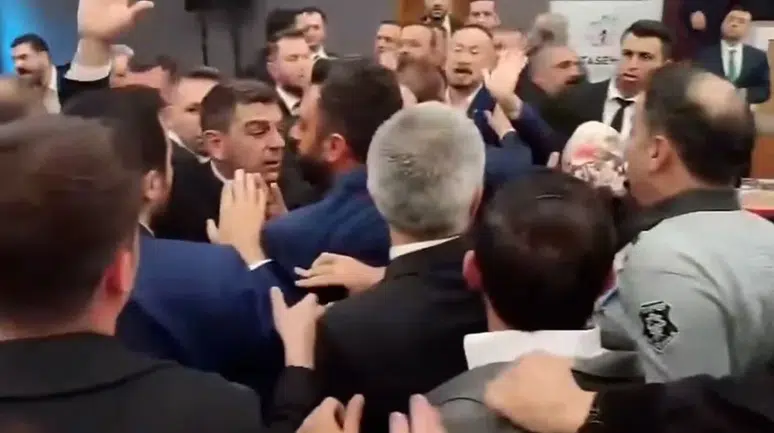 Bir Tartışma Her Şeyi Değiştirdi: Ataşehir’de Neler Oldu