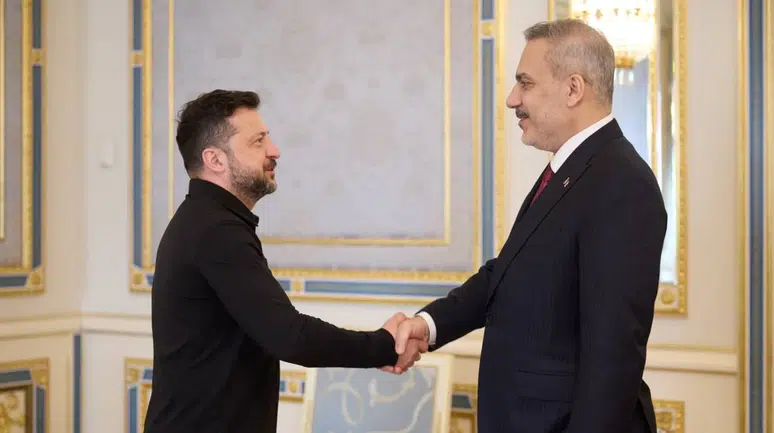 Zelenskiy'den Bakan Fidan'a teşekkür: "Barış çabalarına verdiği destek çok değerli"