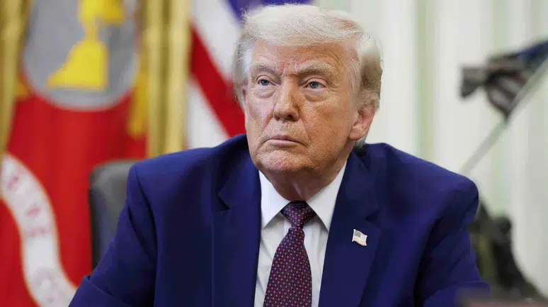 Trump'tan flaş iddia: "Çin 220 milyon ABD seçmeninin verilerini ele geçirdi"