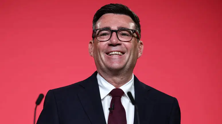 Andy Burnham, İngiltere'de İşçi Partisi'nin yeni lideri seçildi