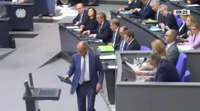 Almanya’da AfD gerilimi Merz’den etnik temizlik suçlaması