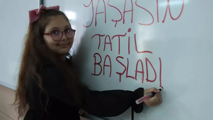 Okullarda Ara Tatil Kaldırılacak mı? Bakan Yusuf Tekin Açıkladı