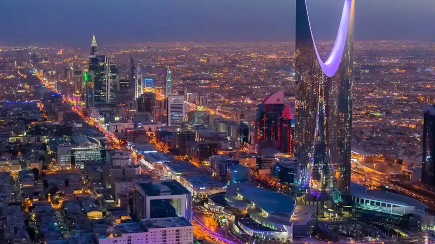 Suudi Arabistan’da 73,8 Milyar Dolarlık Şok Açık: Petrol Düşüşü Ekonomiyi Sarstı