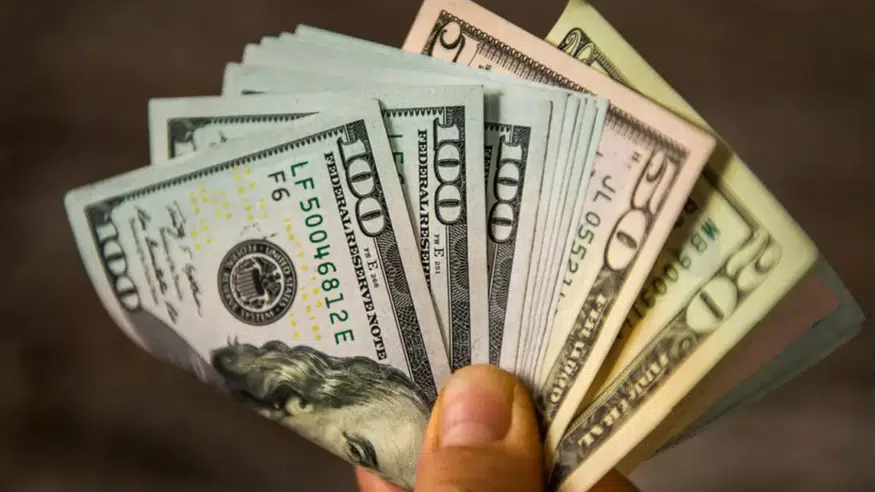 İran Riyali ABD Doları Karşısında Rekor Düşüşte: 735 Dolar Artık Milyarder Seviyesi