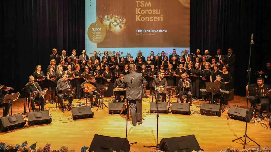 Sakarya’da Hüzzam Makamı Büyüledi: SAMEK Türk Sanat Müziği Korosu’ndan Dolu Salona Konser