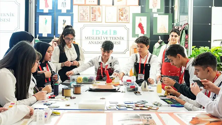 Meslek Lisesi Öğrencilerinden Büyük Başarı: Sandıktan Çıkan Miras Dünya Sahnesinde