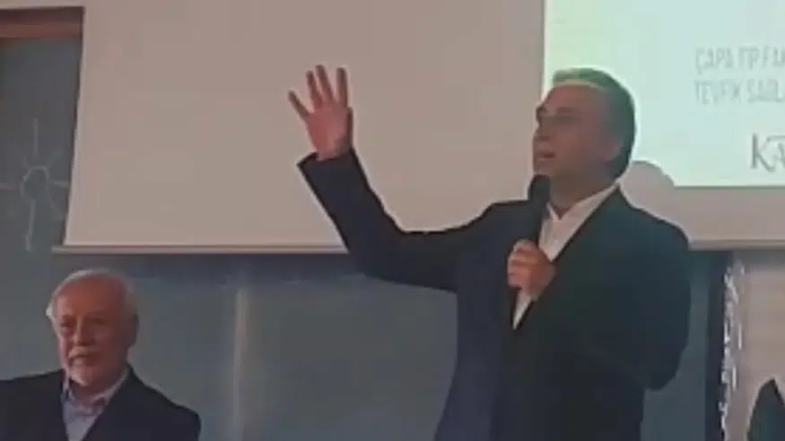 Necip Fazıl İstanbul Tıp Fakültesi’nde Anıldı: Şiir Dinletileri ve Gençlik Vurgusu Dikkat Çekti