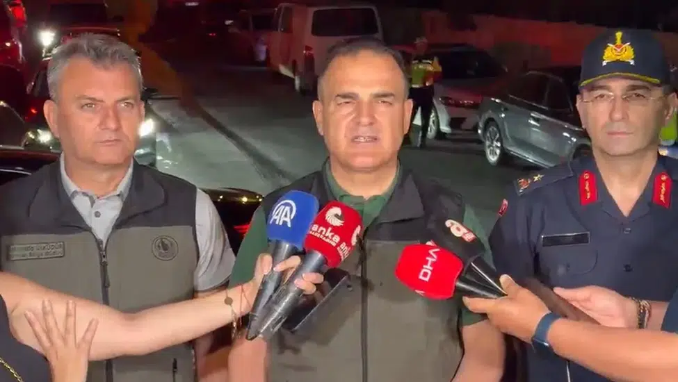 Muğla'daki orman yangınında 1.120 kişi tahliye edildi: Vali Akbıyık'tan son durum açıklaması