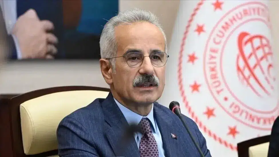 Bakan Uraloğlu AK Parti'nin 25 yıllık icraatlarına dikkat çekti: Türkiye'nin ufkunu genişlettik