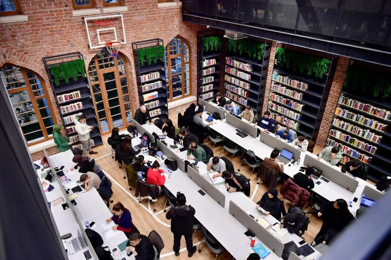 Fatih'in gençleri geleceğe umutla bakıyor 1