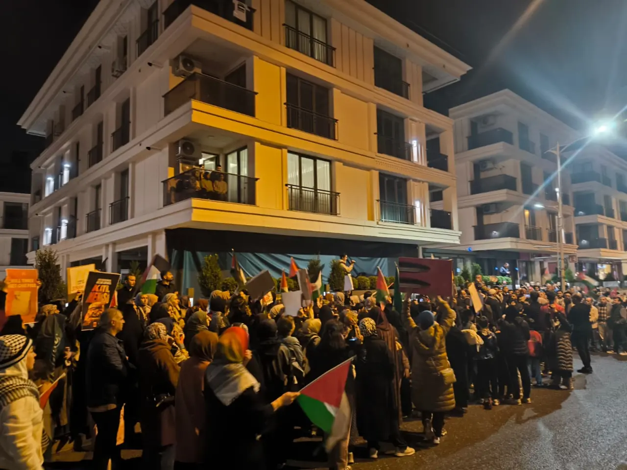 MAHALLELİ GAZZE İÇİN SOKAĞA İNDİ 2