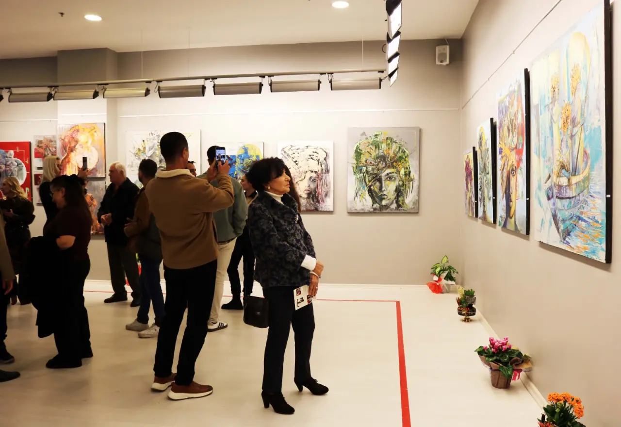 AZMİ ATİLLA: “ANADOLU’NUN BİNLERCE YILLIK TARİHİNİ VE ZENGİN KÜLTÜREL MİRASINI TUVALE TAŞIYORUM” 9