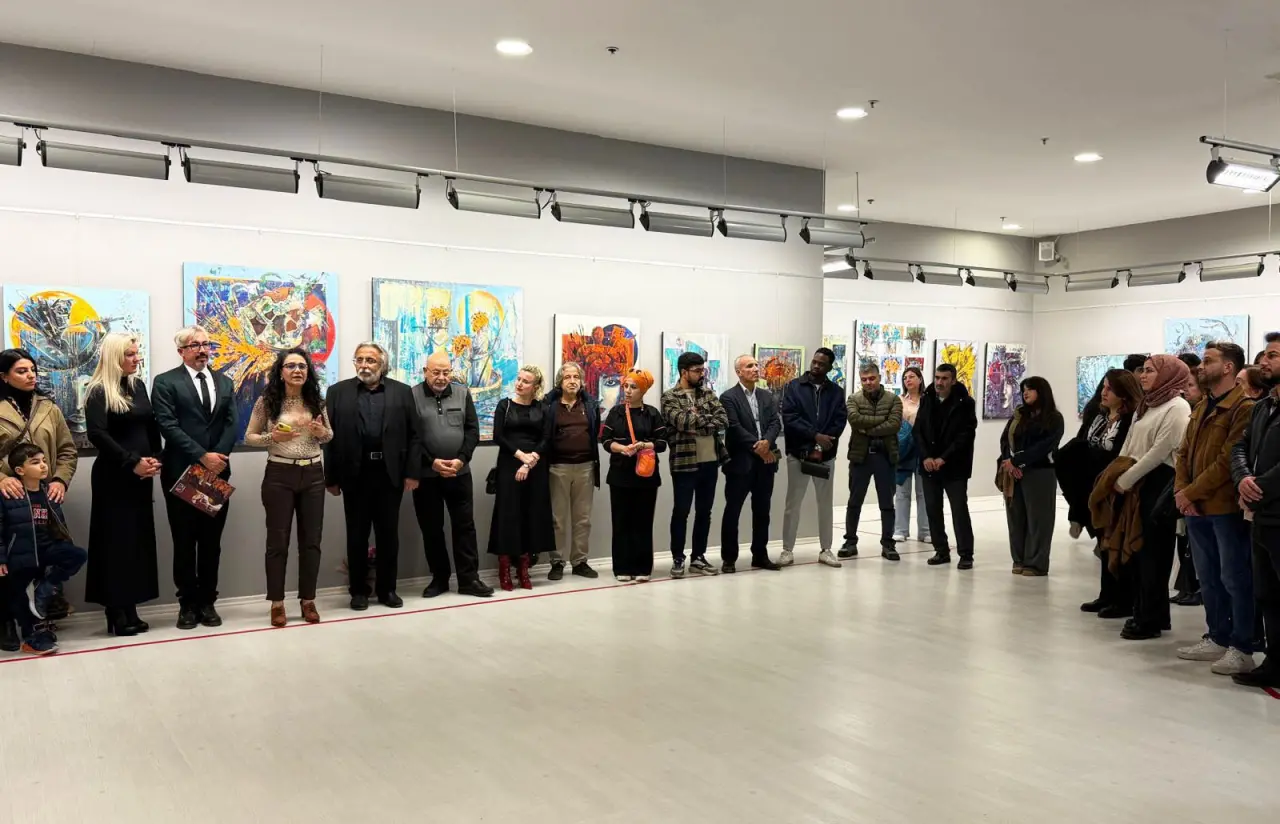 AZMİ ATİLLA: “ANADOLU’NUN BİNLERCE YILLIK TARİHİNİ VE ZENGİN KÜLTÜREL MİRASINI TUVALE TAŞIYORUM” 4