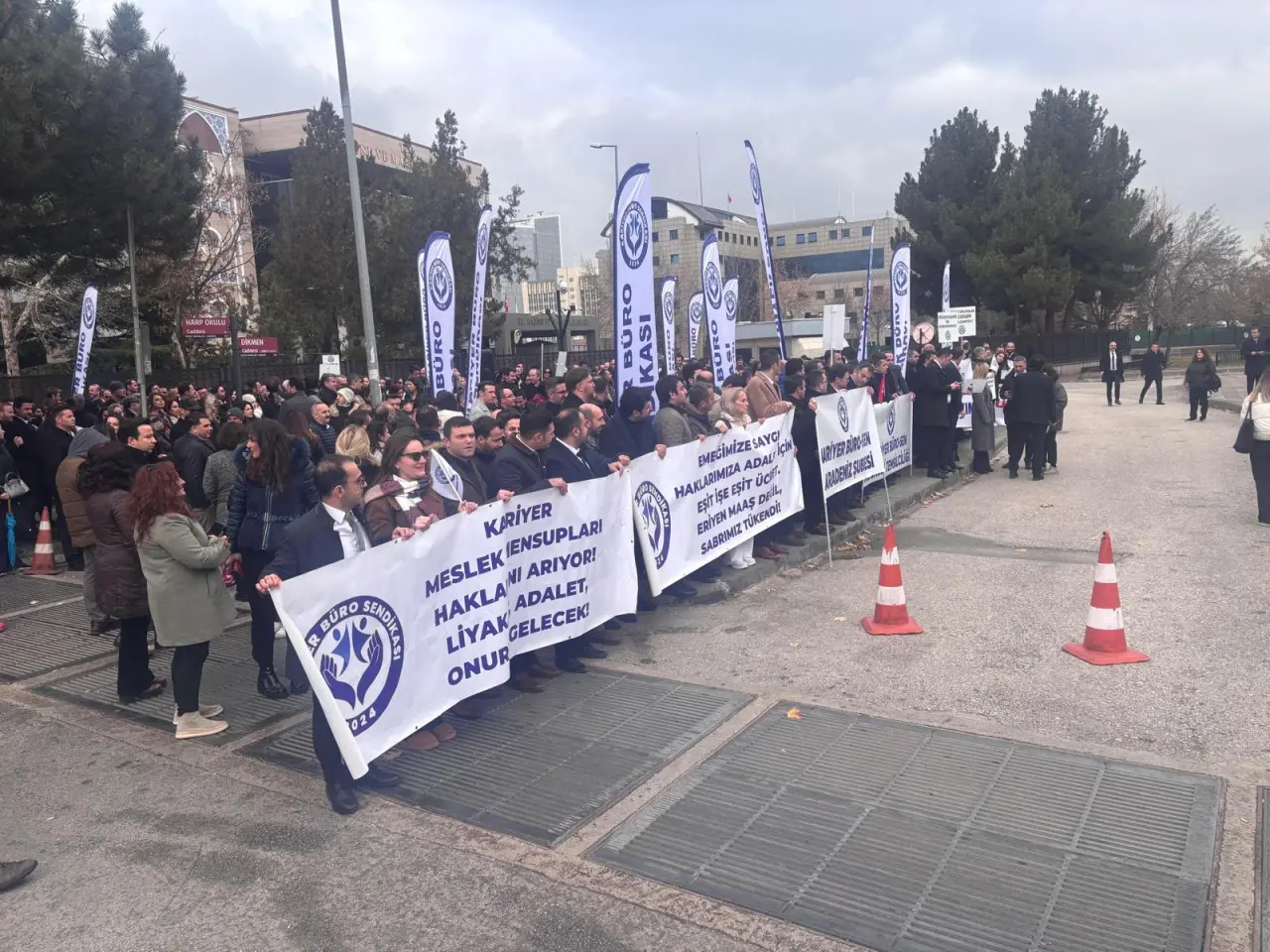 Kariyer Büro Sendikası’ndan Tepki: “666 Sayılı KHK En Büyük Mağduriyeti Yarattı 9