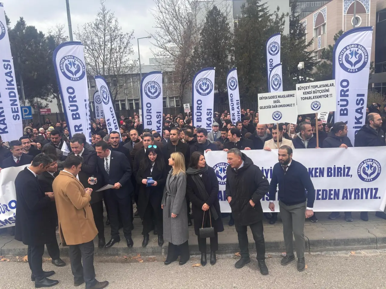 Kariyer Büro Sendikası’ndan Tepki: “666 Sayılı KHK En Büyük Mağduriyeti Yarattı 8