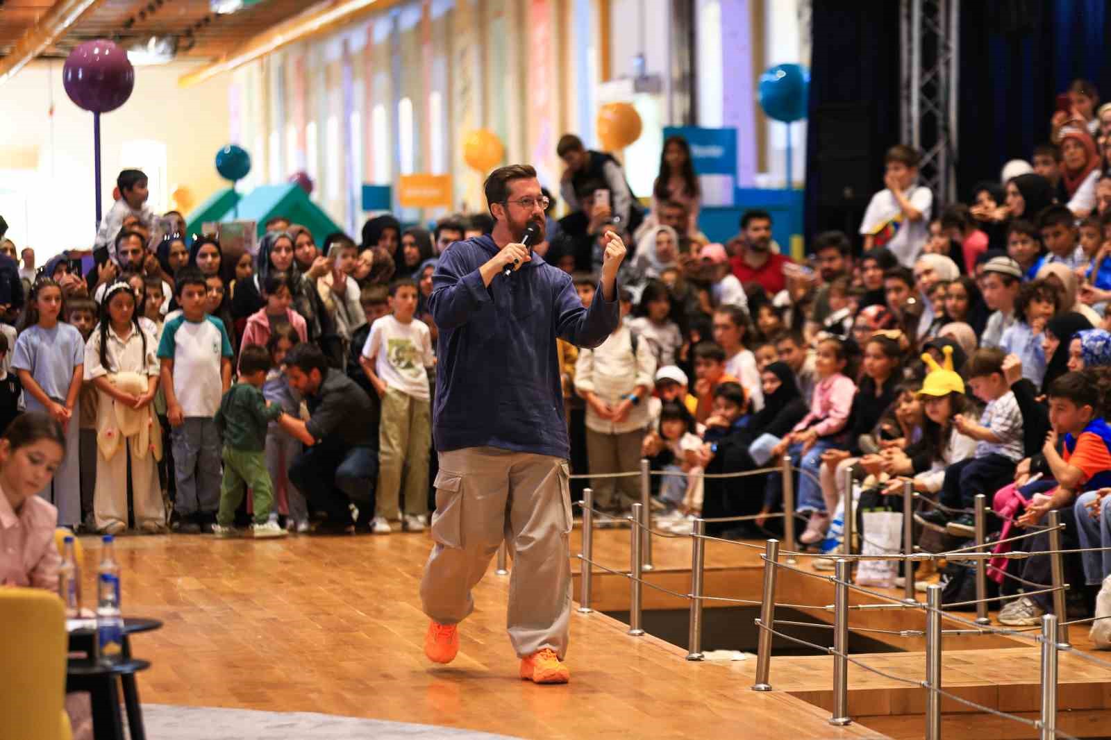 aileler-rami-kutuphanesinde-bulusuyor-ailefest-6-ekime-kadar-surecek