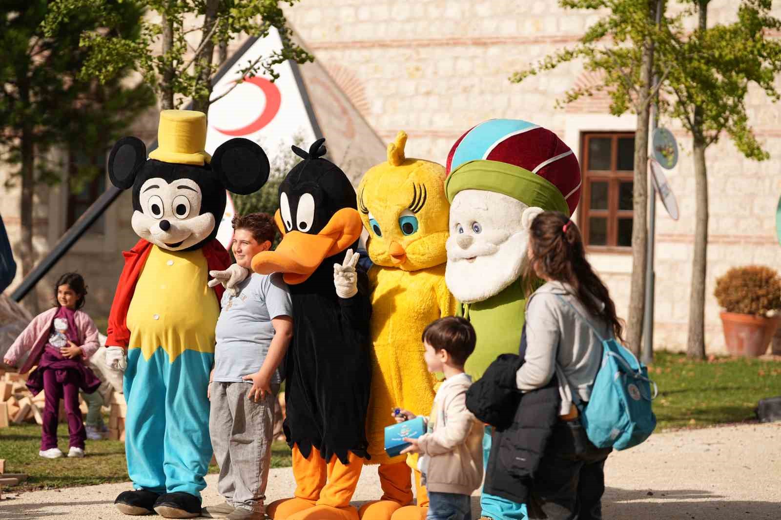 aileler-rami-kutuphanesinde-bulusuyor-ailefest-6-ekime-kadar-surecek