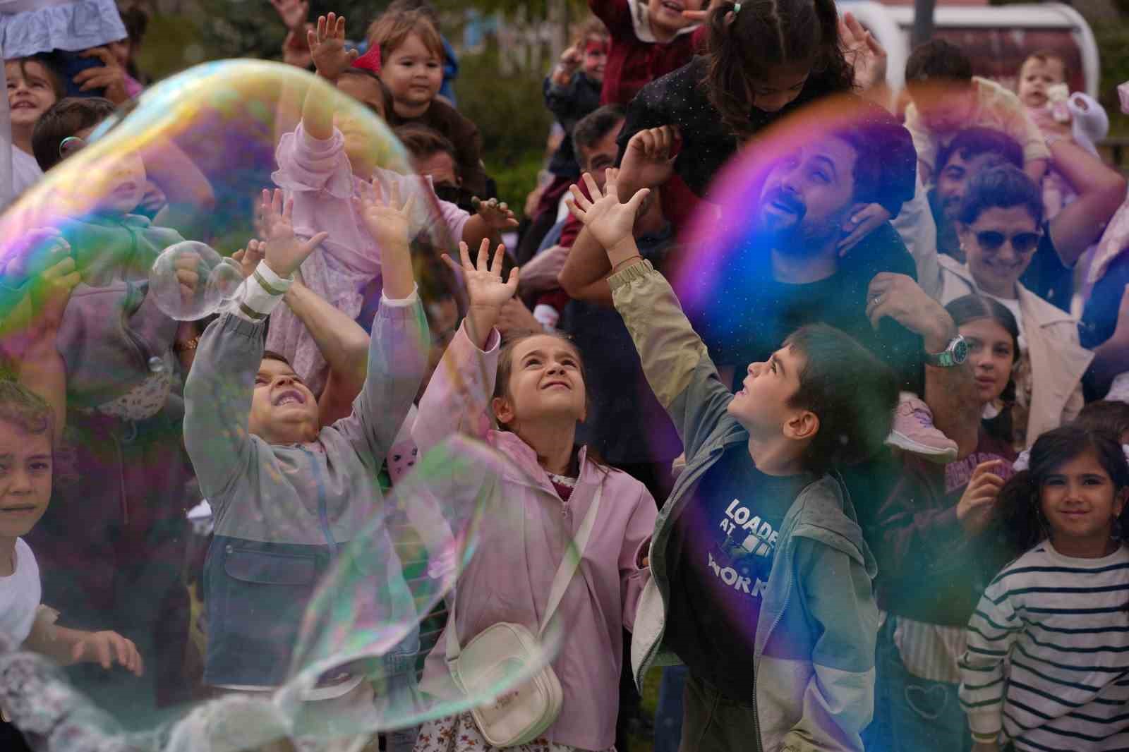 aileler-rami-kutuphanesinde-bulusuyor-ailefest-6-ekime-kadar-surecek