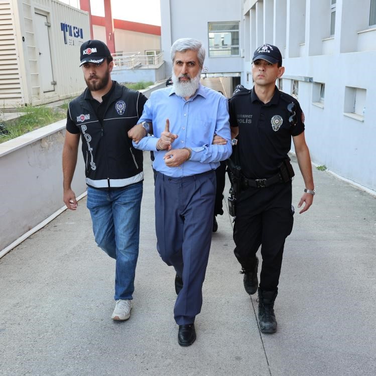 alparslan-kuytul-suc-orgutu-sorusturmasinda-aralarinda-alparslan-kuytul-ve-esinin-de-oldugu-35-supheli-tutuklandi