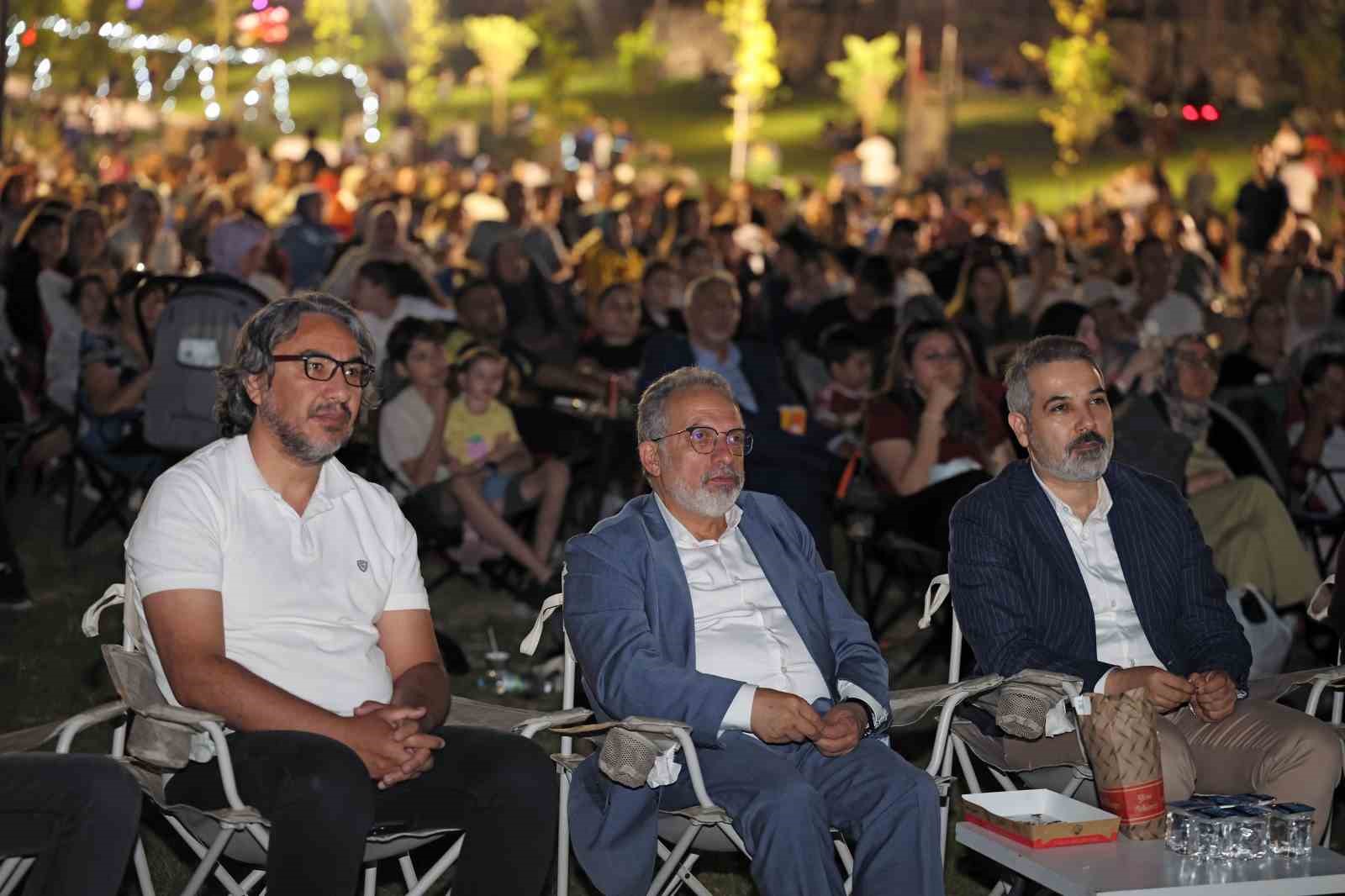 ayla-filmi-vatandaslardan-buyuk-ilgi-gordu