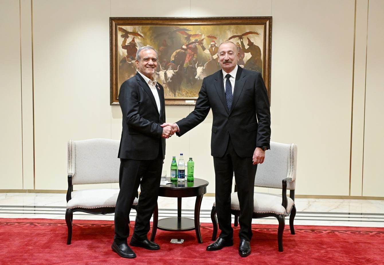 azerbaycan-cumhurbaskani-aliyev-iran-cumhurbaskani-pezeskiyan-ile-biskekte-gorustu