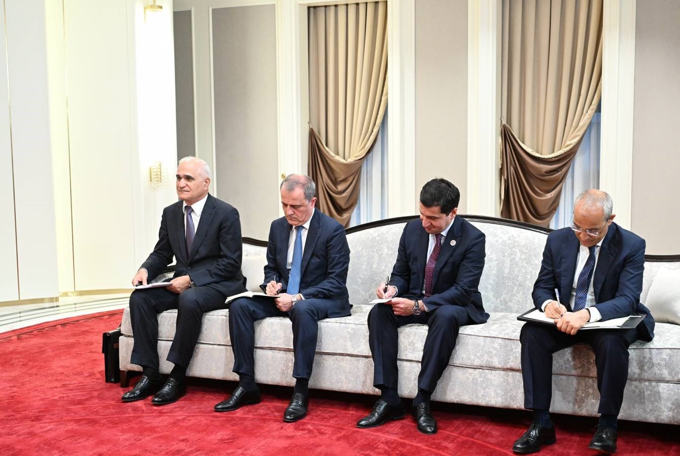 azerbaycan-cumhurbaskani-aliyev-iran-cumhurbaskani-pezeskiyan-ile-biskekte-gorustu