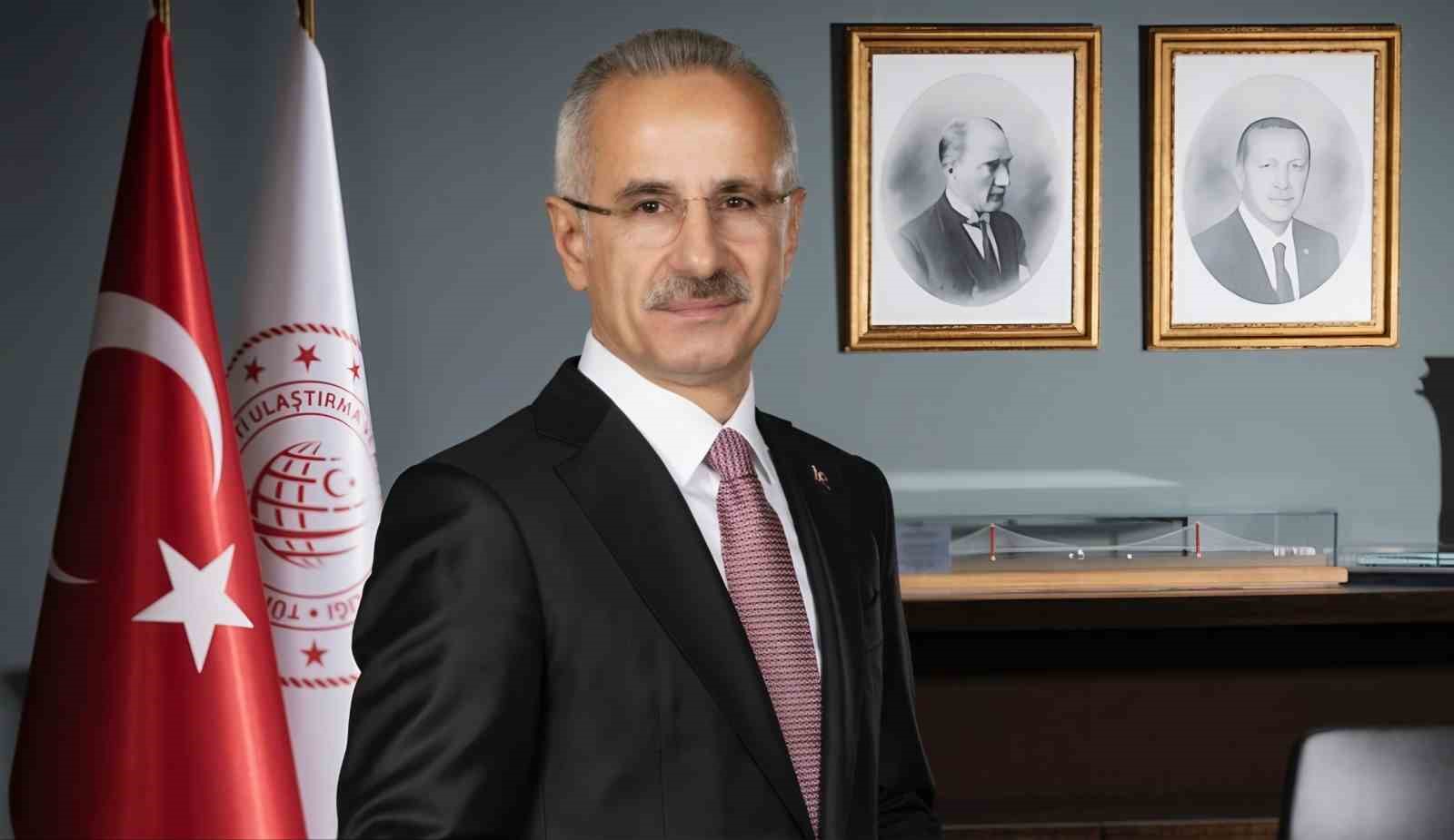 bakan-uraloglu-pertek-koprusu-ile-iki-il-arasinda-kesintisiz-kara-yolu-baglantisi-tesis-edecegiz