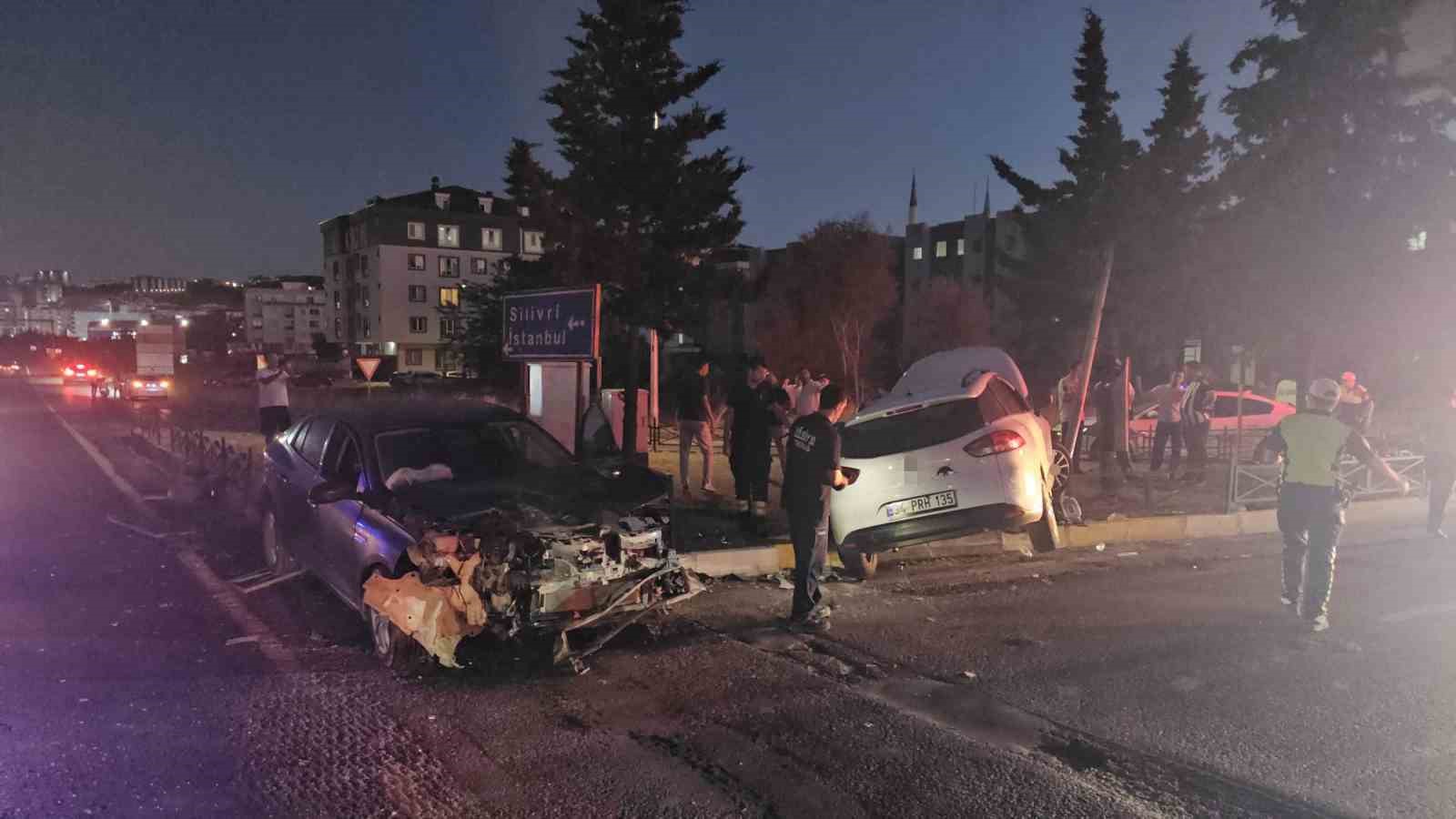 cerkezkoyde-iki-arac-kafa-kafaya-carpisti-6-yarali