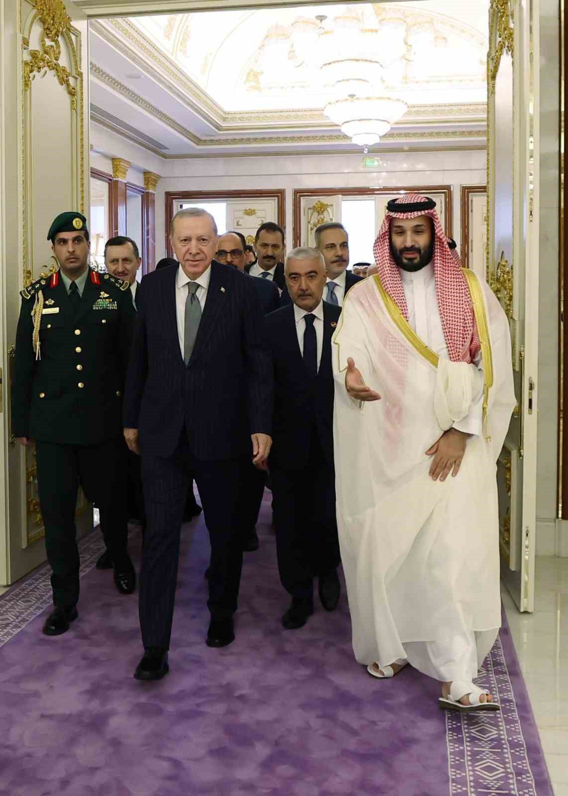 cumhurbaskani-erdogan-suudi-arabistan-veliaht-prensi-selman-ile-gorustu