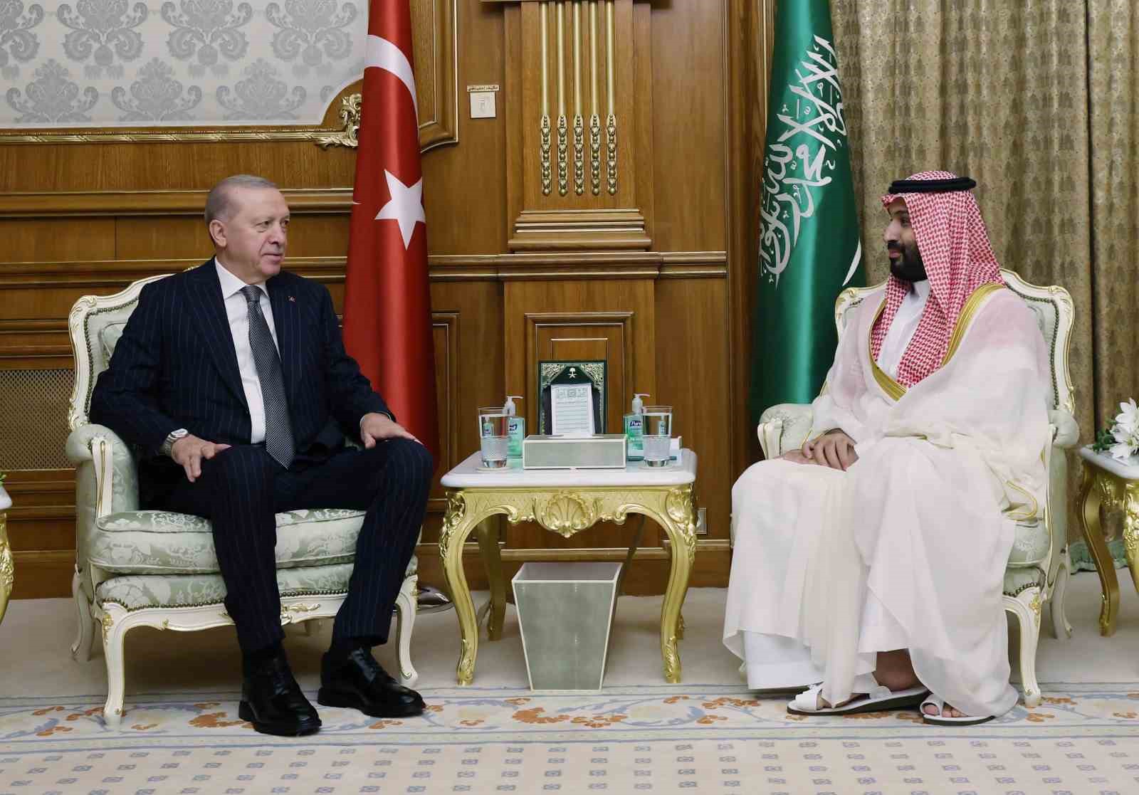 cumhurbaskani-erdogan-suudi-arabistan-veliaht-prensi-selman-ile-gorustu
