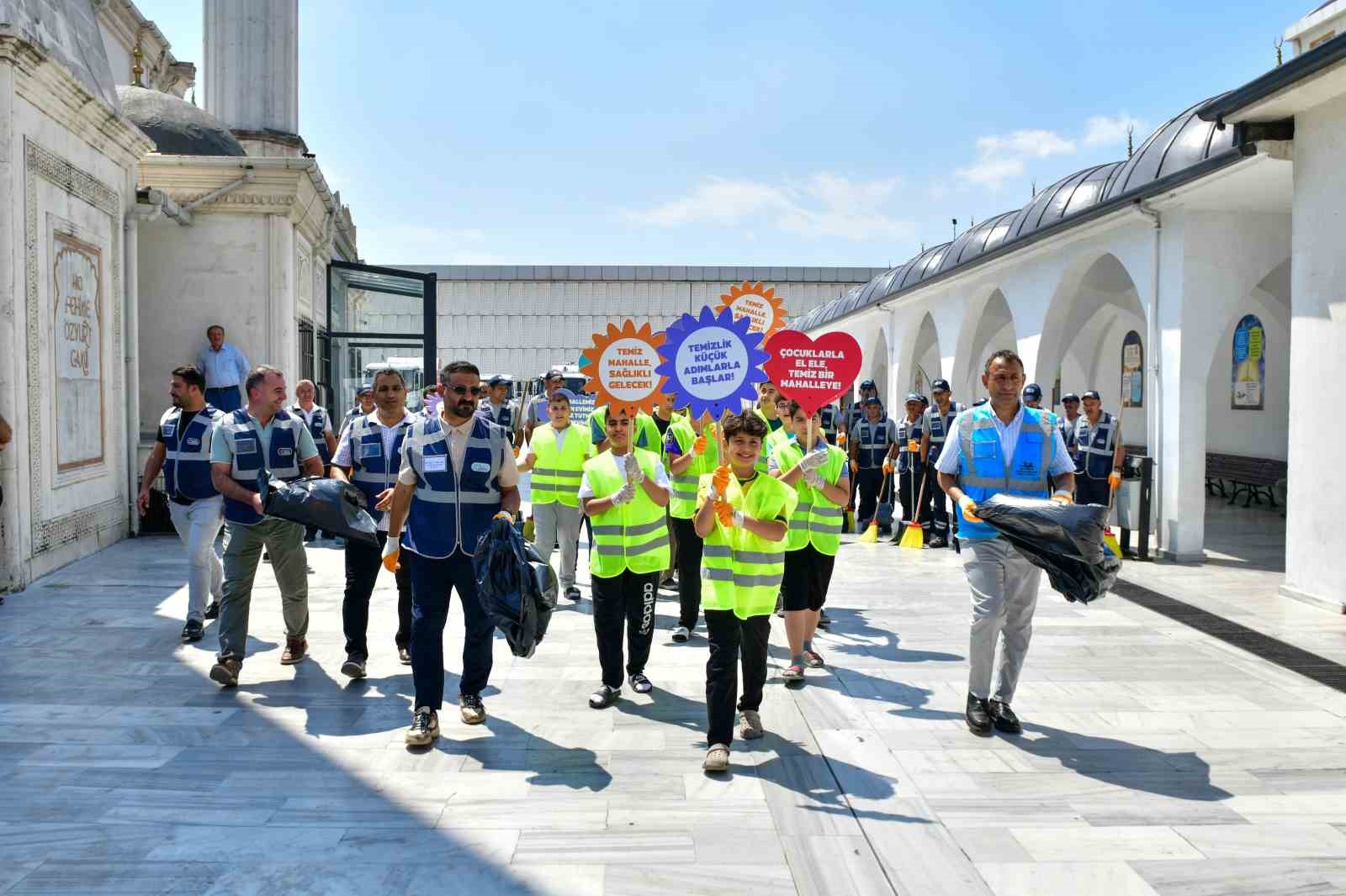 esenyurt-belediyesinden-cocuklara-minik-eller-buyuk-degisim-etkinligi