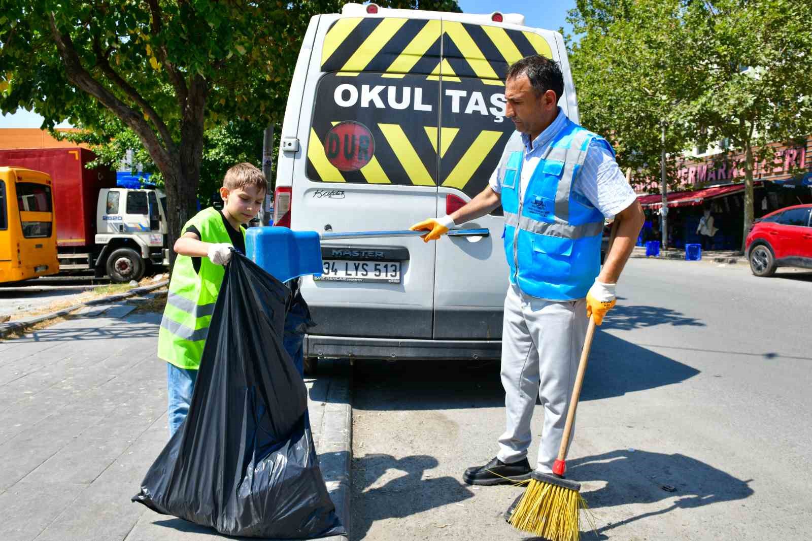 esenyurt-belediyesinden-cocuklara-minik-eller-buyuk-degisim-etkinligi