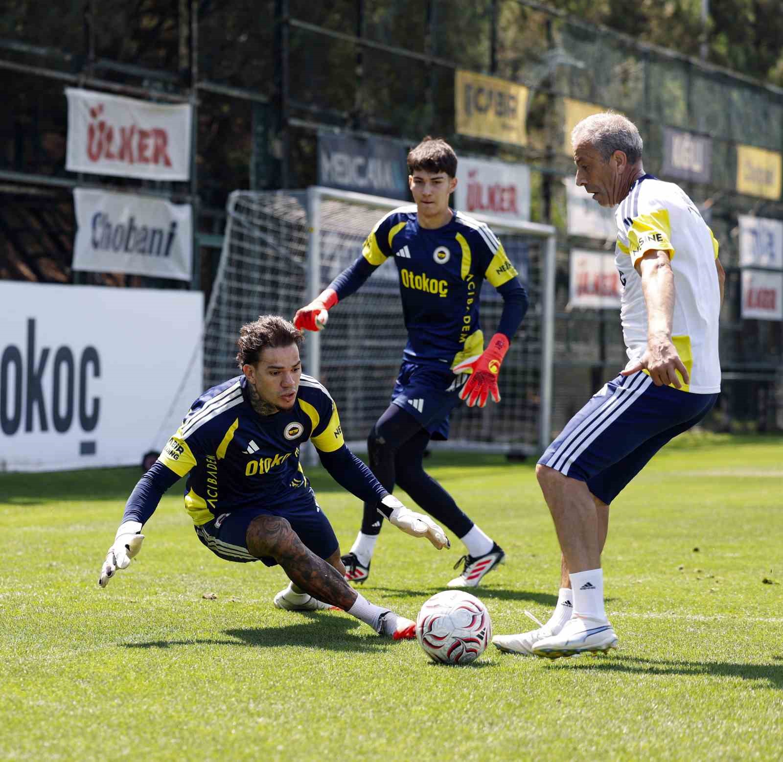 fenerbahce-olympique-lyon-maci-hazirliklarina-ara-vermeden-basladi