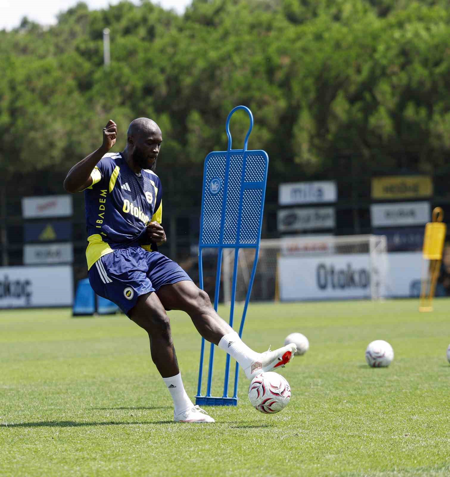 fenerbahce-olympique-lyon-maci-hazirliklarina-ara-vermeden-basladi