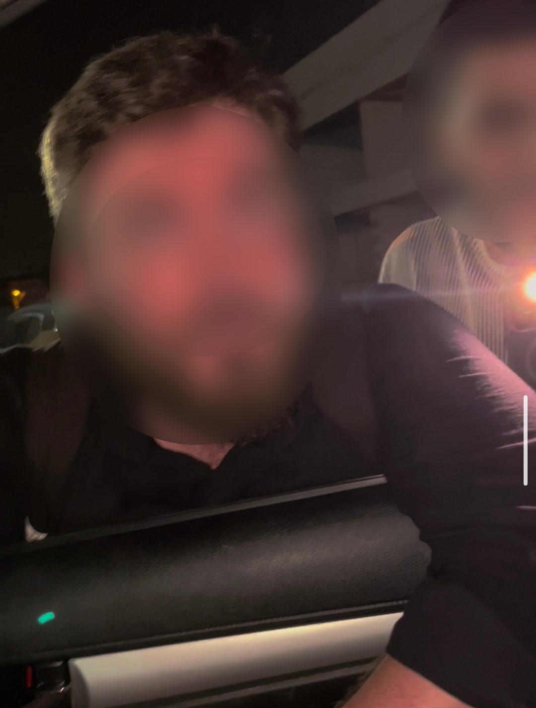 kuytulcu-oldugu-one-surulen-iki-kisi-yol-kesip-otomobil-durdurdu