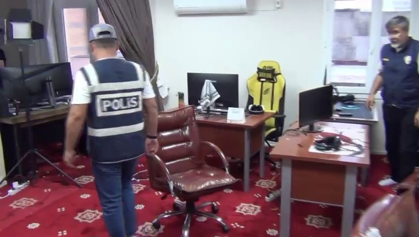 kuytulcular-operasyon-olacagini-anlayinca-bilgisayar-kasalarini-bosaltip-hard-diskleri-yok-etmis