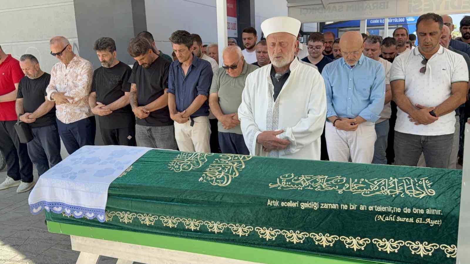 rusyada-saldirida-hayatini-kaybeden-turk-asci-samsunda-topraga-verildi